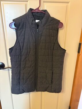 J. Jill Quilted Sleeveless Zip-Front Vest in Charcoal Gray